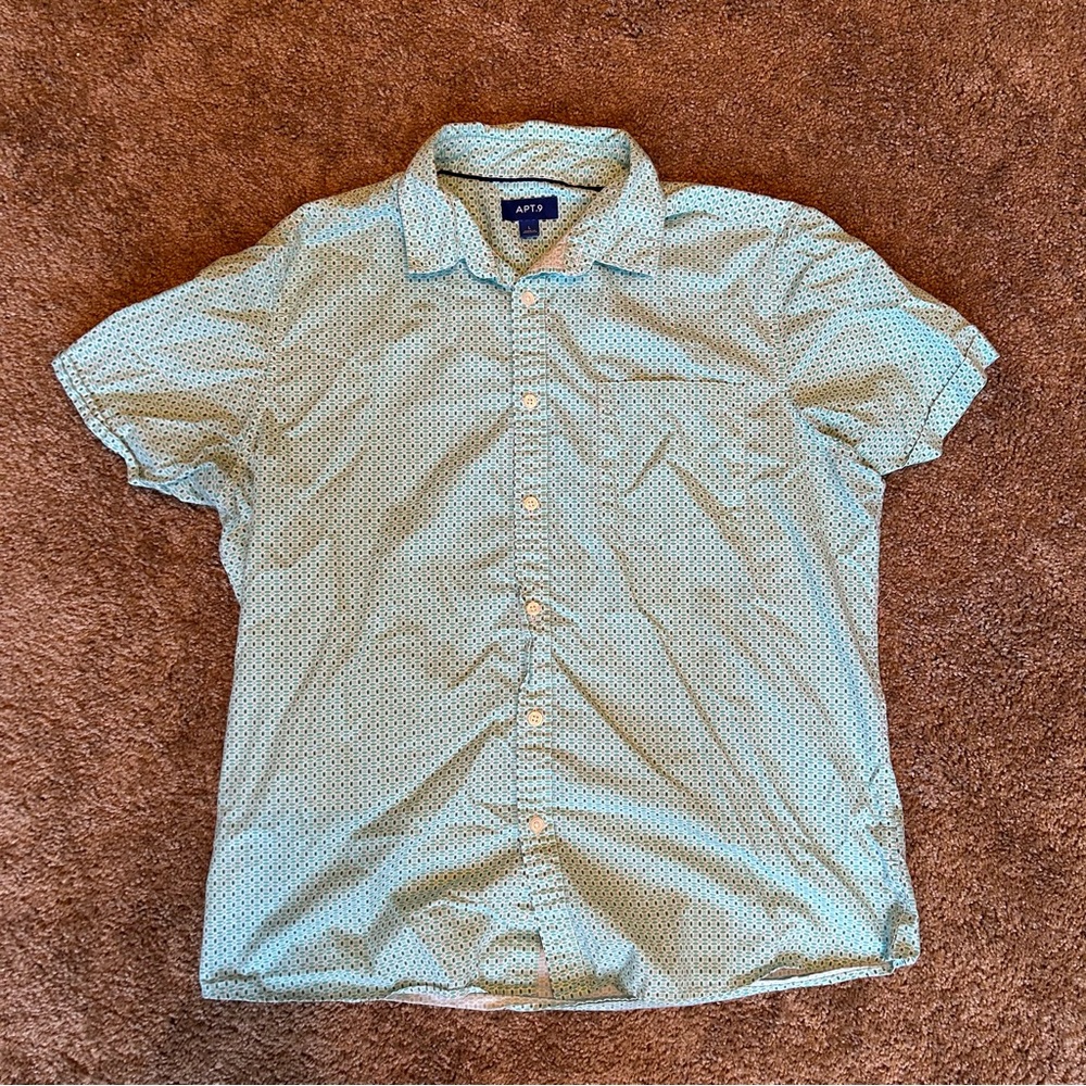 Apt. 9 button down shirt Size L